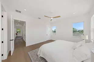 617 Folsom St S, Saint Petersburg, FL 33707 - Photo 73