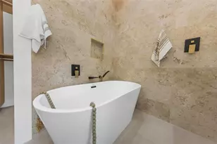 617 Folsom St S, Saint Petersburg, FL 33707 - Photo 21