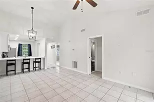5005 Bordeaux Village Pl, Tampa, FL 33617 - Photo 7
