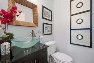 5101 S Jules Verne Ct, Tampa, FL 33611 - Photo 9