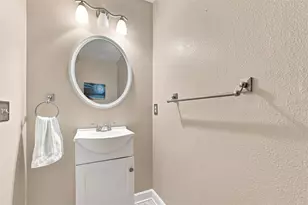 13017 Lorna Pl, Tampa, FL 33618 - Photo 27