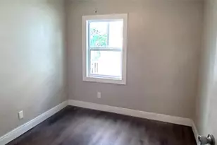 2055 28th Ave N, Saint Petersburg, FL 33713 - Photo 15