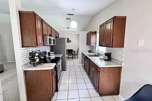16004 Grass Lake Dr, Tampa, FL 33618 - Photo 9