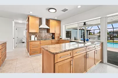 11900 7th Street E, Treasure Island, FL 33706 - Photo 11