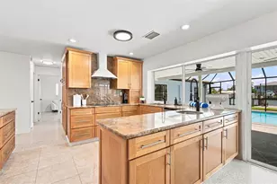 11900 7th St E, Treasure Island, FL 33706 - Photo 11