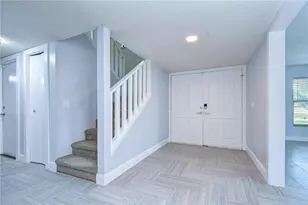 1224 Rainbrook Cir, Valrico, FL 33596 - Photo 5
