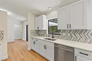 3040 Bayshore Dr, Spring Hill, FL 34608 - Photo 15