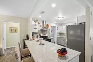 1711 S Pebble Beach Blvd, Sun City Center, FL 33573 - Photo 9