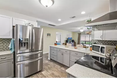 1711 S Pebble Beach Boulevard, Sun City Center, FL 33573 - Photo 11