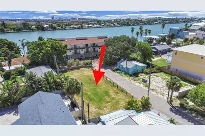 140 92nd Avenue, Treasure Island, FL 33706 - Photo 1