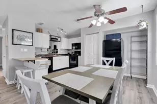 102 Pompano Dr SE, Saint Petersburg, FL 33705 - Photo 9