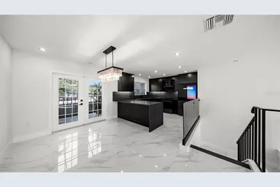 164 E Davis Boulevard, Tampa, FL 33606 - Photo 3