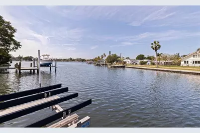 3931 Pompano Drive SE, Saint Petersburg, FL 33705 - Photo 5
