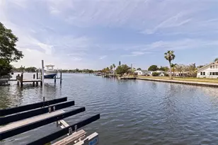 3931 Pompano Dr SE, Saint Petersburg, FL 33705 - Photo 5