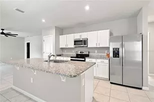 3537 Zephyr Preserve Pl, Zephyrhills, FL 33541 - Photo 9