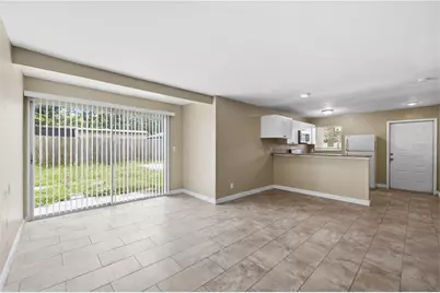 1009 E Holland Avenue, Tampa, FL 33612 - Photo 9