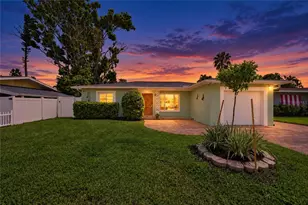 1424 Corey Way S, South Pasadena, FL 33707 - Photo 1