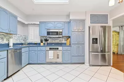 2102 W Kyra Drive, Tampa, FL 33612 - Photo 13