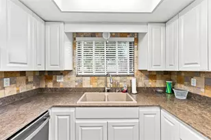 9683 86th Ave, Seminole, FL 33777 - Photo 9