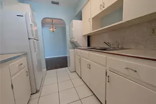 208 12th Ave N, Saint Petersburg, FL 33701 - Photo 9