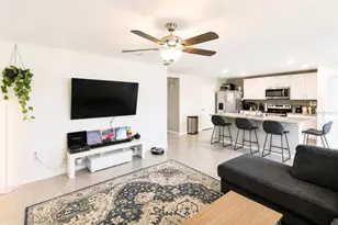 37093 Sharks Eye Ln, Zephyrhills, FL 33541 - Photo 5