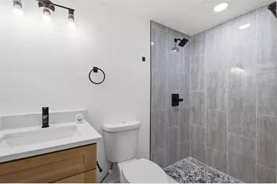 10016 N 10th Street, Tampa, FL 33612 - Photo 23