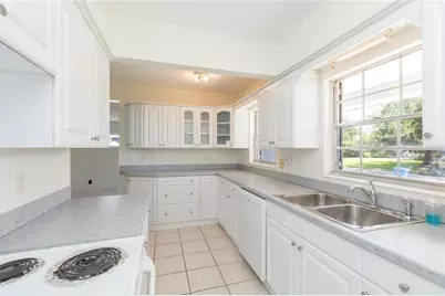 4524 Picadilly Street, Tampa, FL 33634 - Photo 3