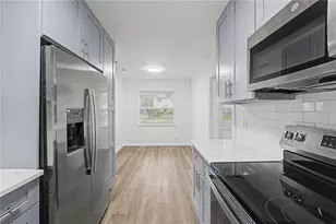 810 E 120th Ave, Tampa, FL 33612 - Photo 5