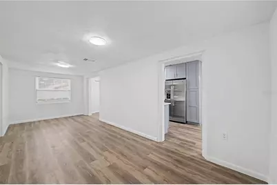 810 E 120th Avenue, Tampa, FL 33612 - Photo 15