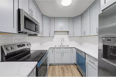 810 E 120th Avenue, Tampa, FL 33612 - Photo 9