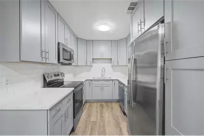 810 E 120th Avenue, Tampa, FL 33612 - Photo 7