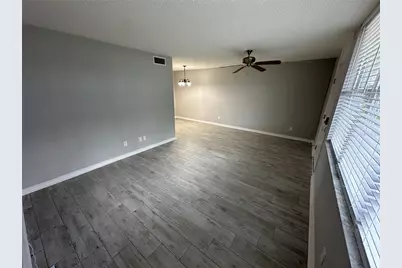 4720 Locust Street NE #101, Saint Petersburg, FL 33703 - Photo 7