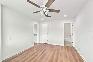 933 41st Ave NE, Saint Petersburg, FL 33703 - Photo 15