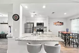 8630 Mallard Reserve Dr, Tampa, FL 33614 - Photo 11
