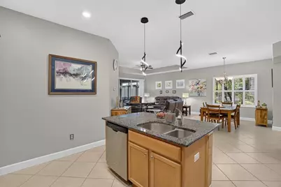 980 Pembroke Point Way #5, Sun City Center, FL 33573 - Photo 15