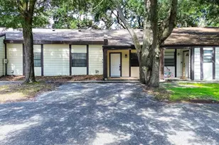 10306 Councils Way, Temple Terrace, FL 33617 - Photo 1