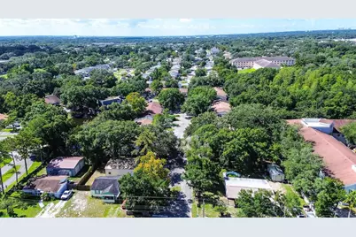 10306 Councils Way, Temple Terrace, FL 33617 - Photo 9