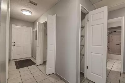 10306 Councils Way, Temple Terrace, FL 33617 - Photo 15
