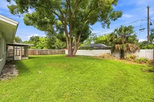 610 12th St NW, Largo, FL 33770 - Photo 5