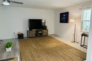 108 Villa Dr, Osprey, FL 34229 - Photo 3
