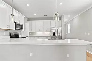 2704 W Gray St, Tampa, FL 33609 - Photo 9