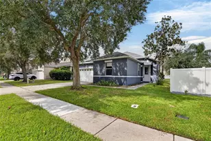 4951 Whistling Pines Ct, Wesley Chapel, FL 33545 - Photo 3