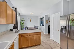 4951 Whistling Pines Ct, Wesley Chapel, FL 33545 - Photo 11