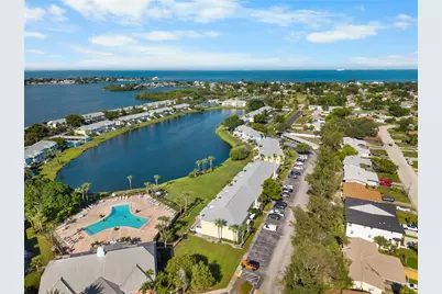 111 Seahorse Drive SE #A, Saint Petersburg, FL 33705 - Photo 9