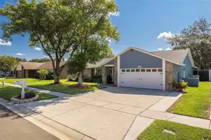 1305 Windjammer Pl, Valrico, FL 33594 - Photo 3