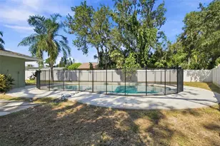 527 Wayfarer Dr, Tarpon Springs, FL 34689 - Photo 35