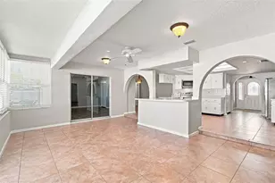 527 Wayfarer Dr, Tarpon Springs, FL 34689 - Photo 11