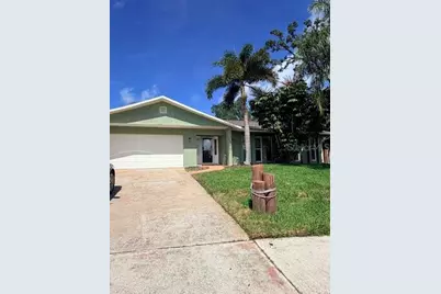 527 Wayfarer Drive, Tarpon Springs, FL 34689 - Photo 1