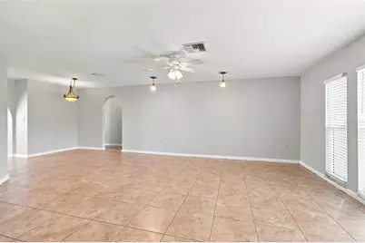 527 Wayfarer Drive, Tarpon Springs, FL 34689 - Photo 15