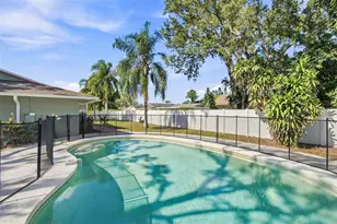 527 Wayfarer Dr, Tarpon Springs, FL 34689 - Photo 41